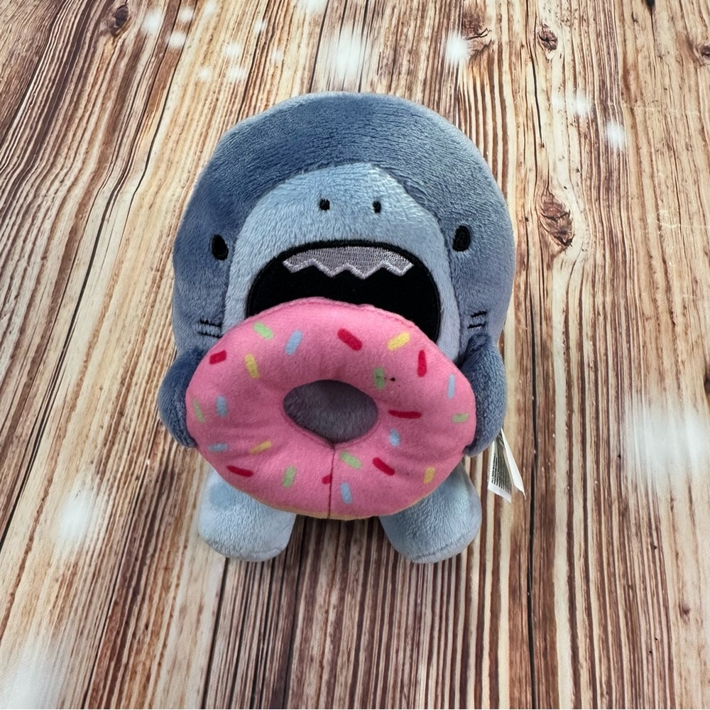 NWT SAMEZU Nom Nom Shark Plush- Jaggy & Donuts- Stuffed Animal 6.5